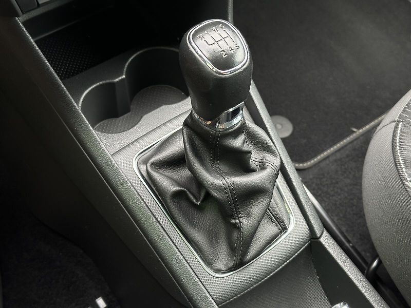 Škoda Rapid 1.2TSi Ambition PLUS 105PS Spa - fotka 22 z 30