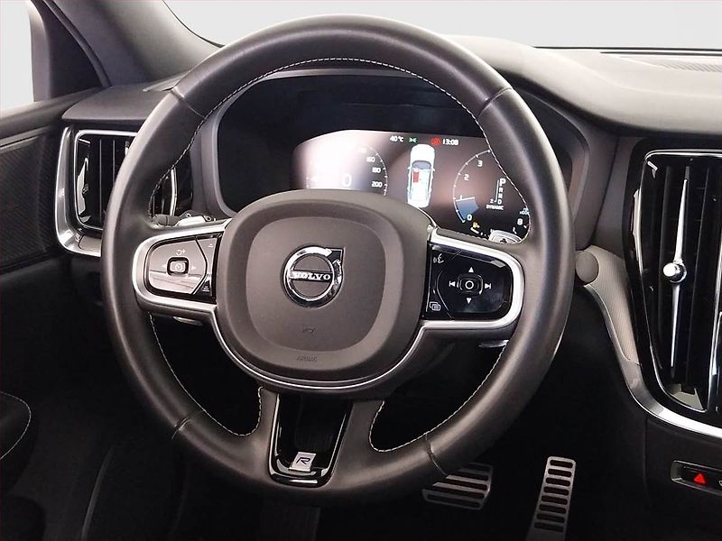 Volvo S60 (2019) R-Design T5 - fotka 15 z 24