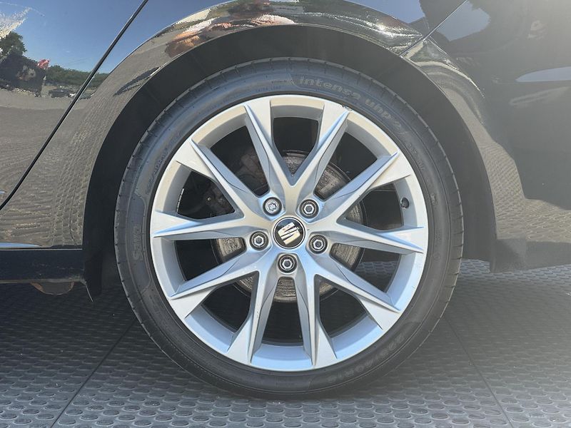 Seat Leon (2017) 1.4 TSi 92kW MAN FR, LED, RZV - fotka 39 z 42
