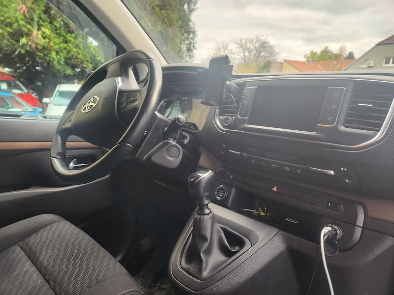 Toyota ProAce (2020) 2.0-8 MÍST-PRAV.SERVIS-KAMERA - fotka 3 z 11