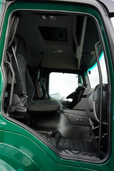 Mercedes-Benz (2018) ANTOS / 1833 / E 6 / KONTENER  - fotka 8 z 43
