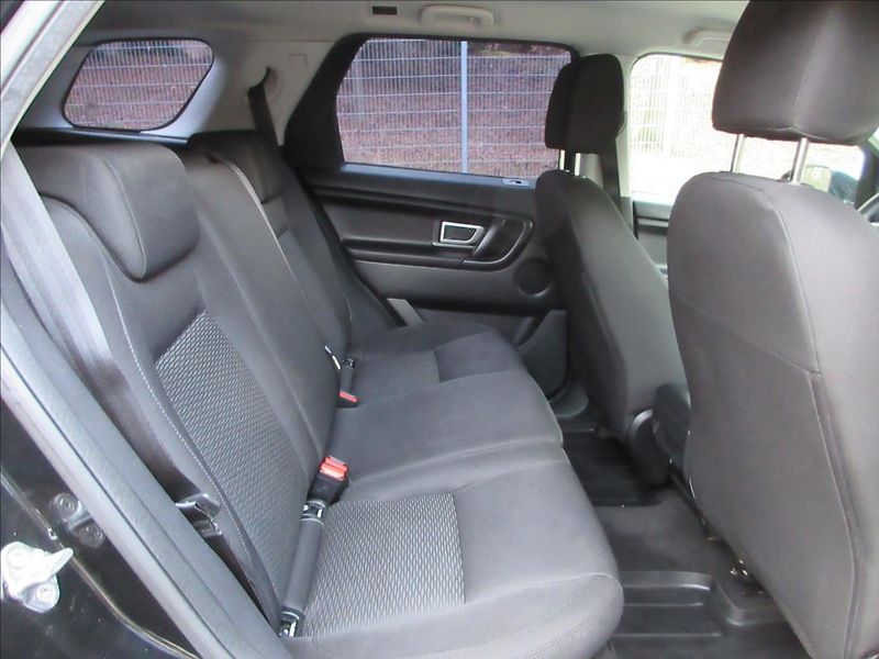 Land Rover Discovery Sport 2,0 TD4 110Kw, AWD, Nové v ČR - fotka 16 z 31