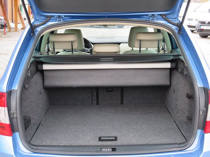 Škoda Octavia (2013) 2.0TDi, Bixen, navi, kamera - fotka 7 z 36