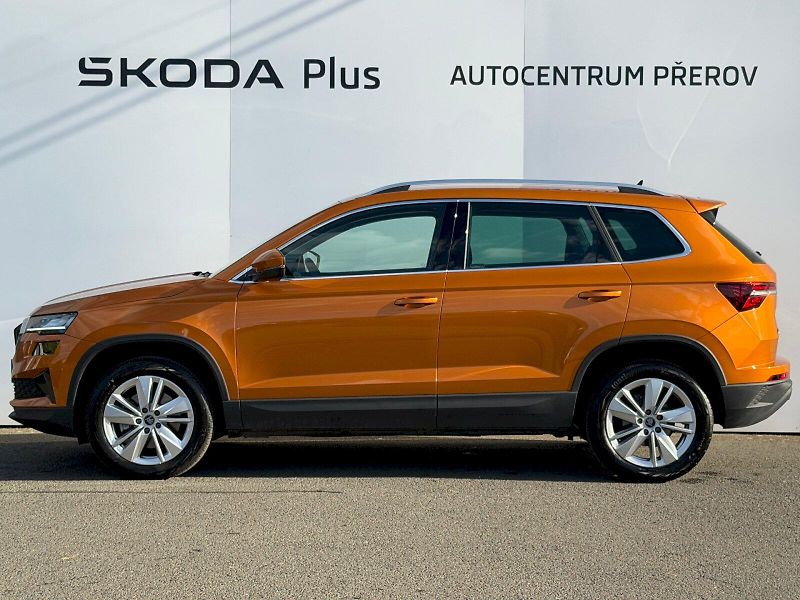 Škoda Karoq (2025) 1.5 TSI 110kW Top Selection - fotka 3 z 35