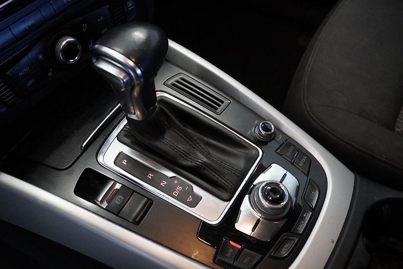 Audi Q5 3,0 TDI QUATTRO AUTOMAT - fotka 14 z 28