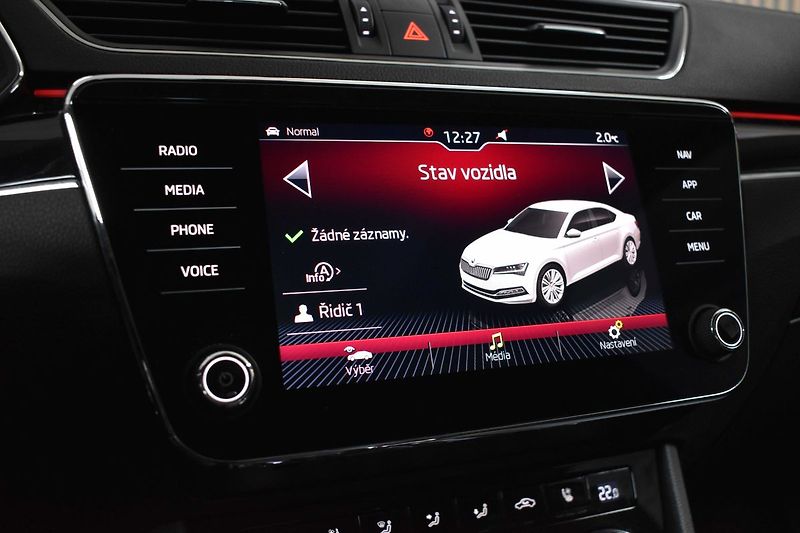 Škoda Superb 2.0 TDI L&K*2xKOLA*DSG*ACC*ČR* - fotka 32 z 42