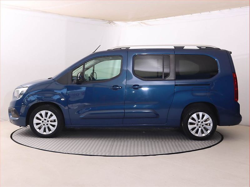Opel Combo (2021) Maxi Elegance 1.2 Turbo, 5Míst - fotka 3 z 21