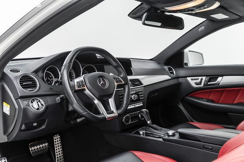 Mercedes-Benz Třídy C 63AMG Coupe*krásný stav*Servis - fotka 6 z 50