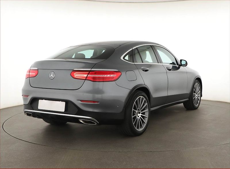 Mercedes-Benz GLC (2018) 300 - fotka 5 z 29