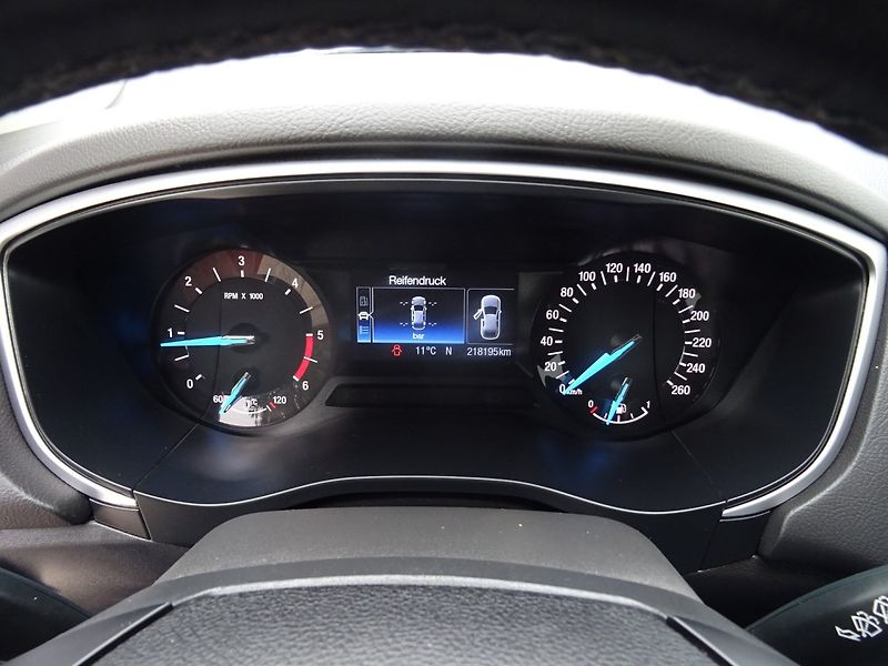 Ford Mondeo (2015) 1.6TDCi,85kW,e.serv.k,navi - fotka 9 z 24
