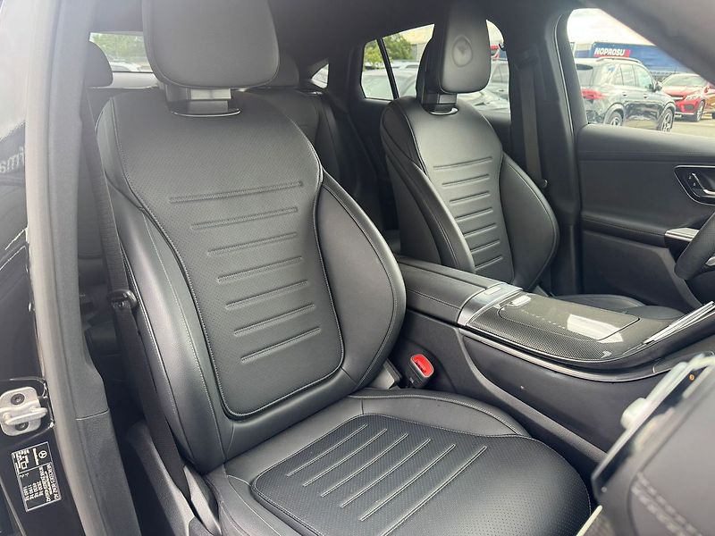 Mercedes-Benz GLC 300e 4MATIC coupe - fotka 20 z 20