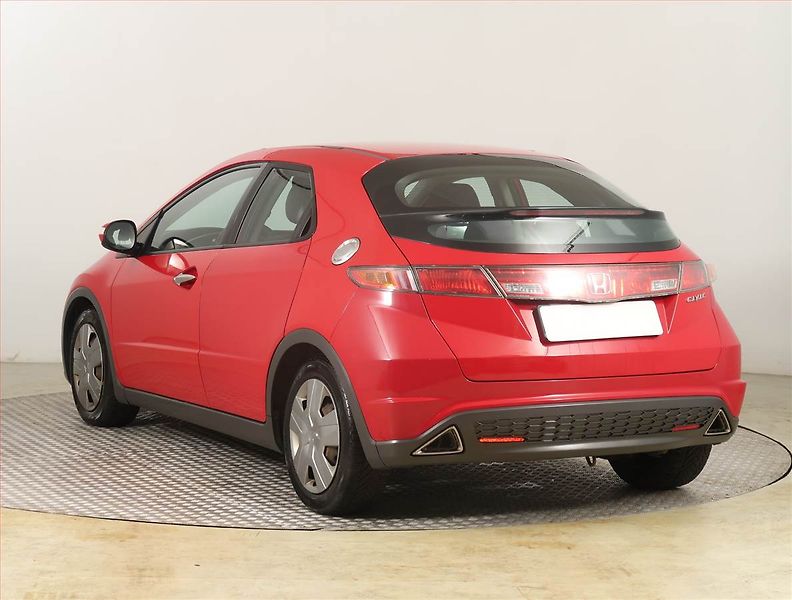 Honda Civic (2009) 1.8 i - fotka 4 z 17