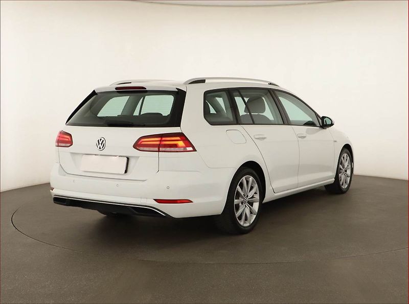 Volkswagen Golf (2020) Marathon Edition 1.5 TSI, ČR - fotka 5 z 15