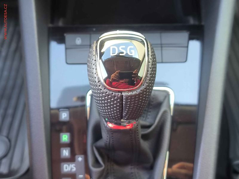 Škoda Octavia (2018) 1.4TSi, ČR, DSG, navi, LED - fotka 16 z 22