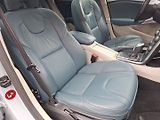 Volvo V40 (2012) 2.0D3 110kW AUT -1.MAJITEL - náhled 23