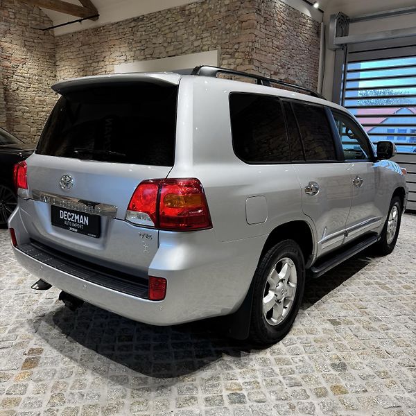 Toyota Land Cruiser (2013) - fotka 5 z 33
