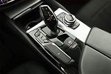 BMW Řada 5 (2017) 520d xDrive, 4X4, Automat - náhled 11