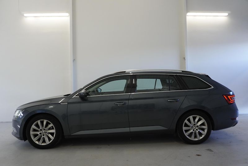 Škoda Superb 1,5 TSI SPORT LINE DSG - fotka 2 z 40
