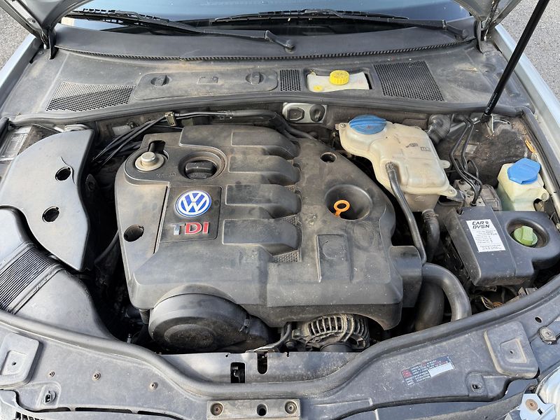Volkswagen Passat 1.9 TDI REZERVACE - fotka 19 z 21