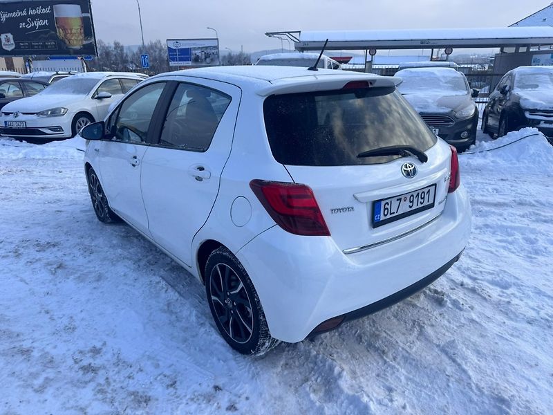 Toyota Yaris (2016) HYBRID 1,5 54 KW STK AUTOMAT - fotka 3 z 38