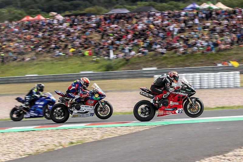 Podnik věnovaný seriálu MS Superbiků se v Mostě uskuteční o víkendu 19. až 21. července. Také letos bude pro fanoušky připravena Victory Lane.