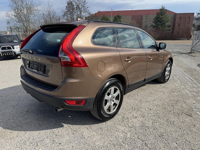 Volvo XC60 (2010) 2.4D5 151KW 1.Majitel AWD  - fotka 8 z 40