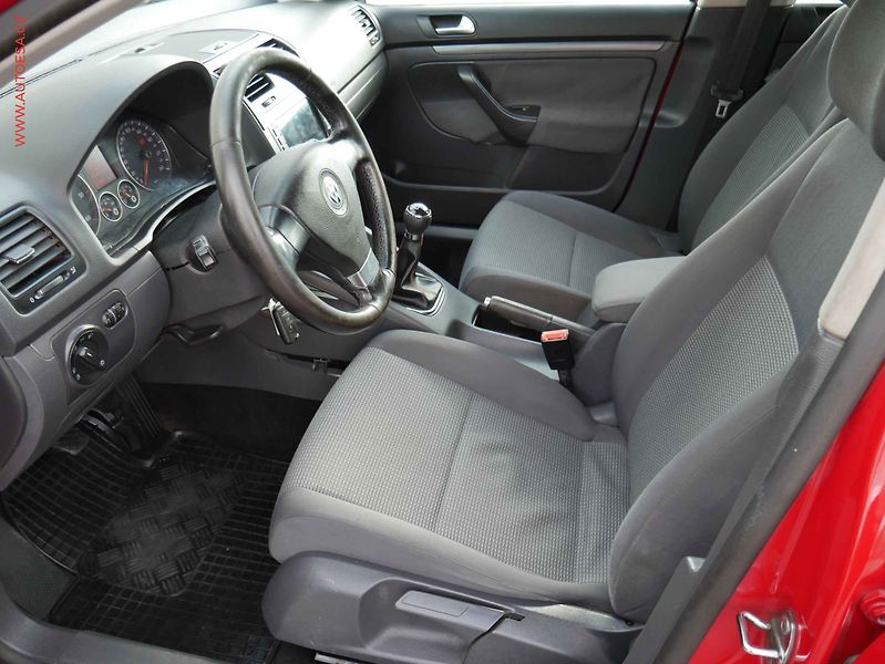 Volkswagen Golf (2009) 1.9 TDi, ČR, Trendline, TZ - fotka 9 z 17