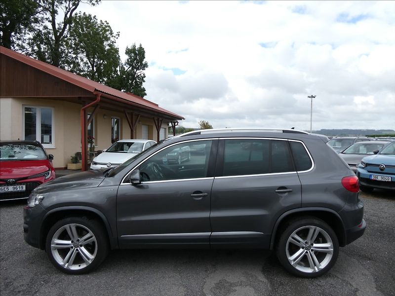 Volkswagen Tiguan 2,0 TDi 110kW Lounge DSG, 4x4 - fotka 5 z 54