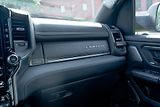 Dodge RAM (2023) 1500 5.7 HEMI V8 LIMITED/NIGHT - náhled 20