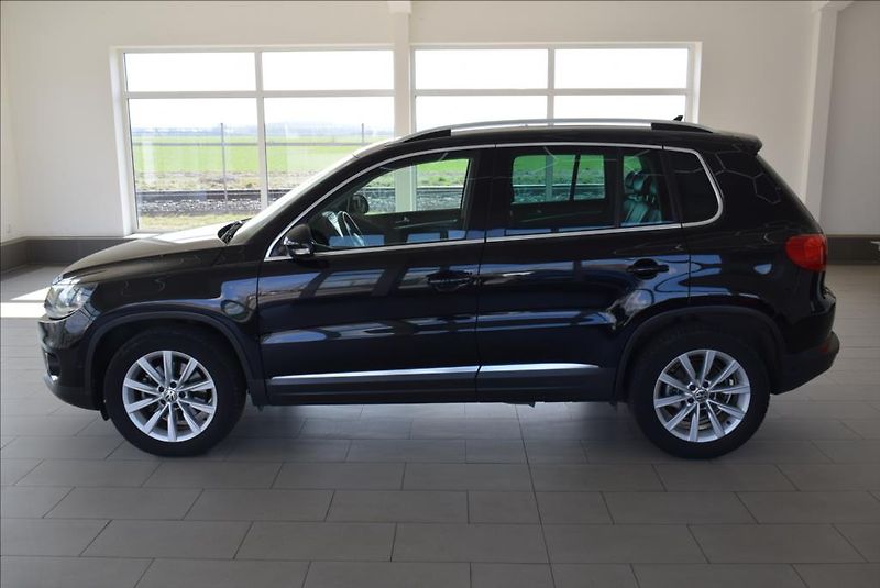 Volkswagen Tiguan 1,4 TSi, 1.maj,navi,kůže,pano, - fotka 5 z 32