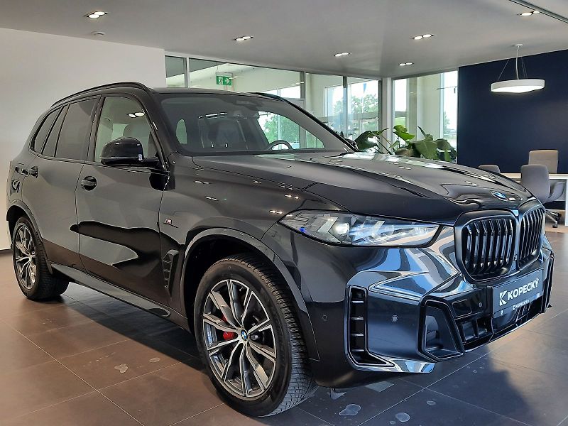 BMW X5 (2024) xDrive 30d M Sport - fotka 8 z 17