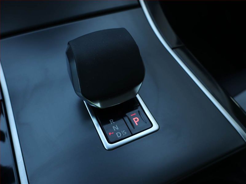 Land Rover Range Rover Evoque (2025) D200 AWD - fotka 17 z 22