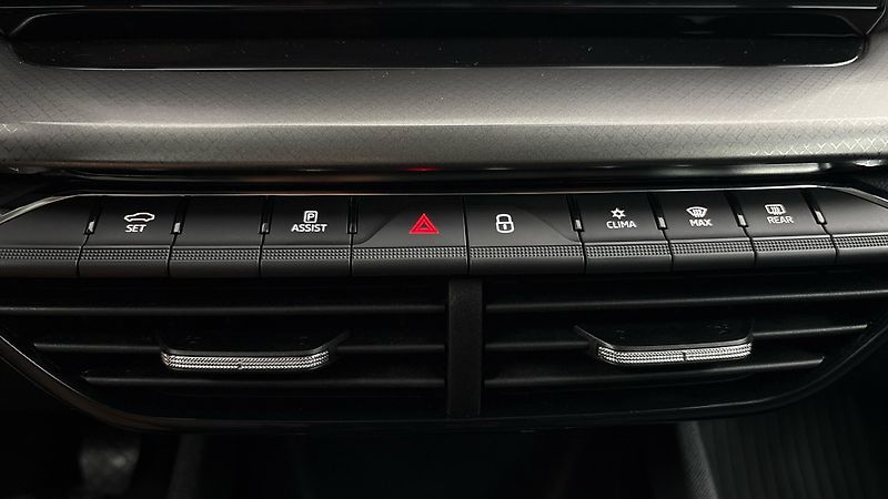Škoda Octavia 2.0 TDI Ambition Combi - fotka 13 z 24