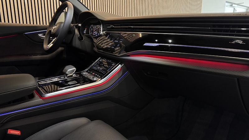 Audi Q8 50 TDI B&O Laser Carbon OLED - fotka 24 z 39