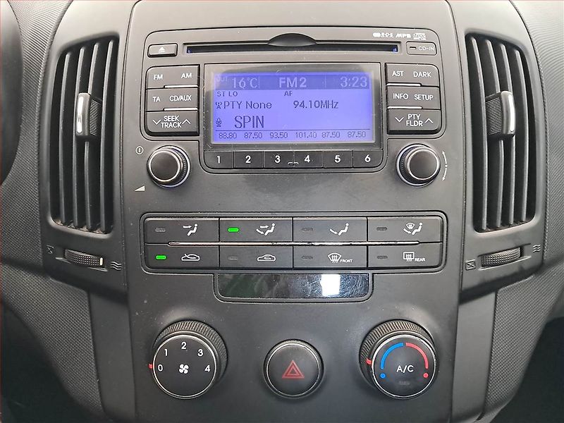Hyundai i30 (2009) Comfort 1.4 CVVT, LPG, po STK - fotka 12 z 16