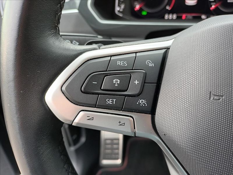 Volkswagen Tiguan 2,0 TDI,147KW,URBAN SPORT,4X4 - fotka 30 z 48