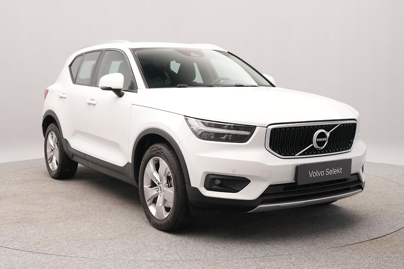 Volvo XC40 B4 AWD MOMENTUM PRO REZERVACE - fotka 11 z 27
