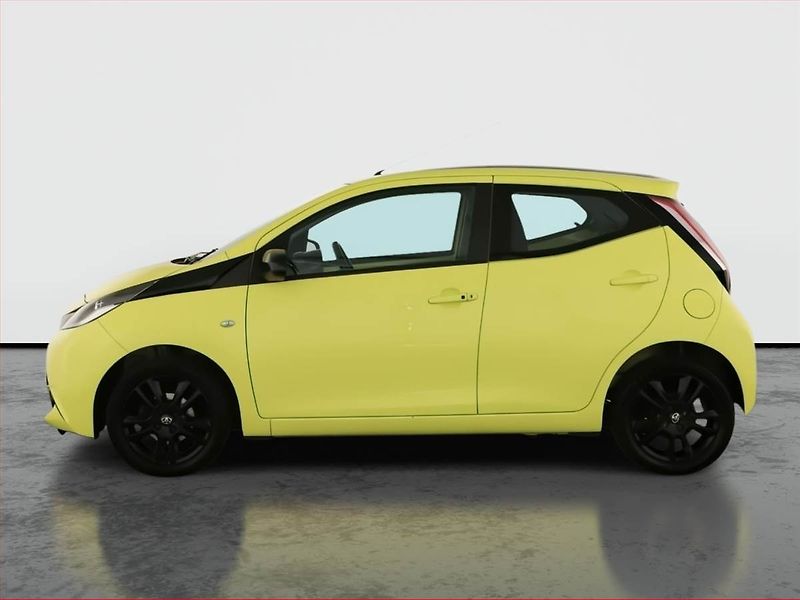 Toyota Aygo (2016) 1.0 VVT-i, Navi, Tempomat - fotka 3 z 13