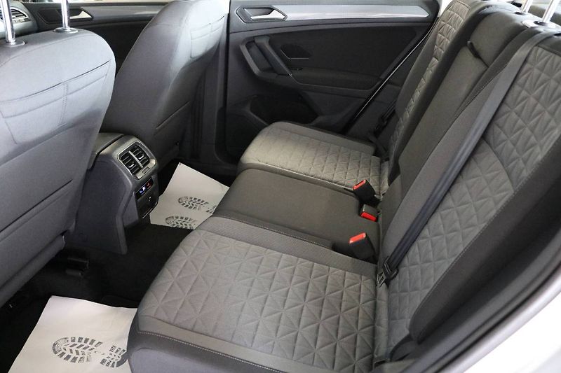 Volkswagen Tiguan (2022) 2.0 TDI, 110kW, DSG, LED - fotka 19 z 23