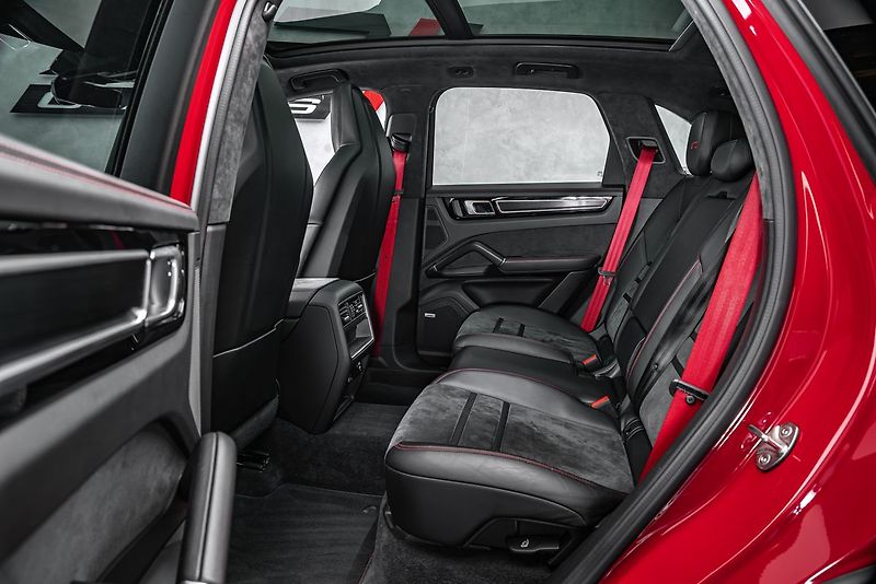 Porsche Cayenne GTS Sport Chrono PASM Pano App - fotka 15 z 27