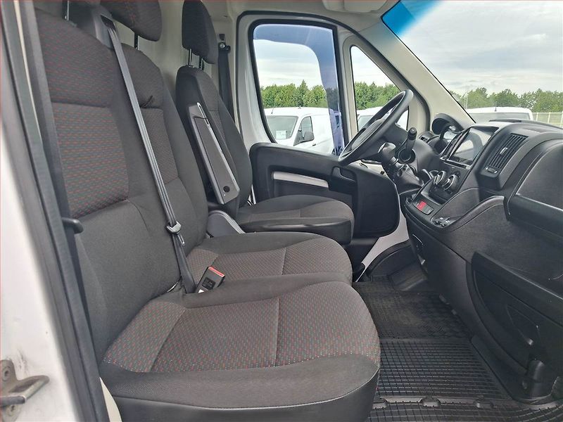 Peugeot Boxer (2023) 2.2 BlueHDi, Maxi, 14m3, 1.0t - fotka 7 z 16