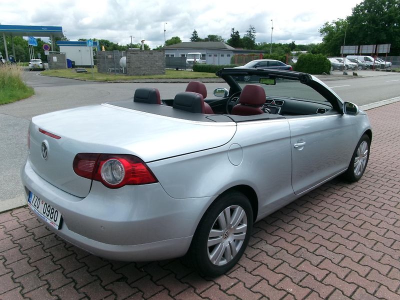 Volkswagen EOS (2008) 2,0TDI 8V CABRIO  - fotka 5 z 45