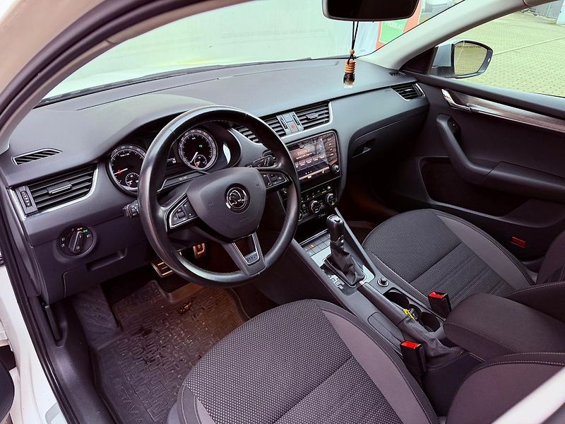 Škoda Octavia 2.0 TDi DSG 4x4 Scout, ČR - fotka 15 z 30