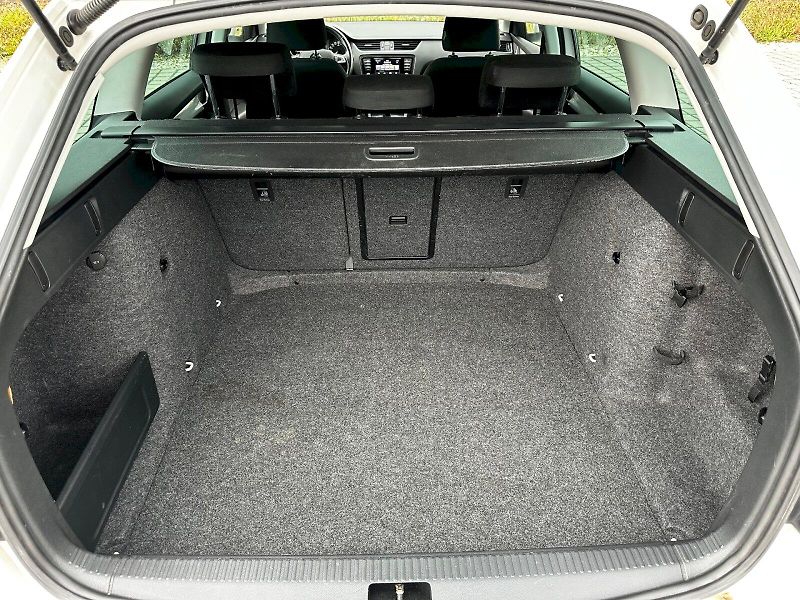 Škoda Octavia (2014) Combi 1.6 TDI Ambition - fotka 34 z 34
