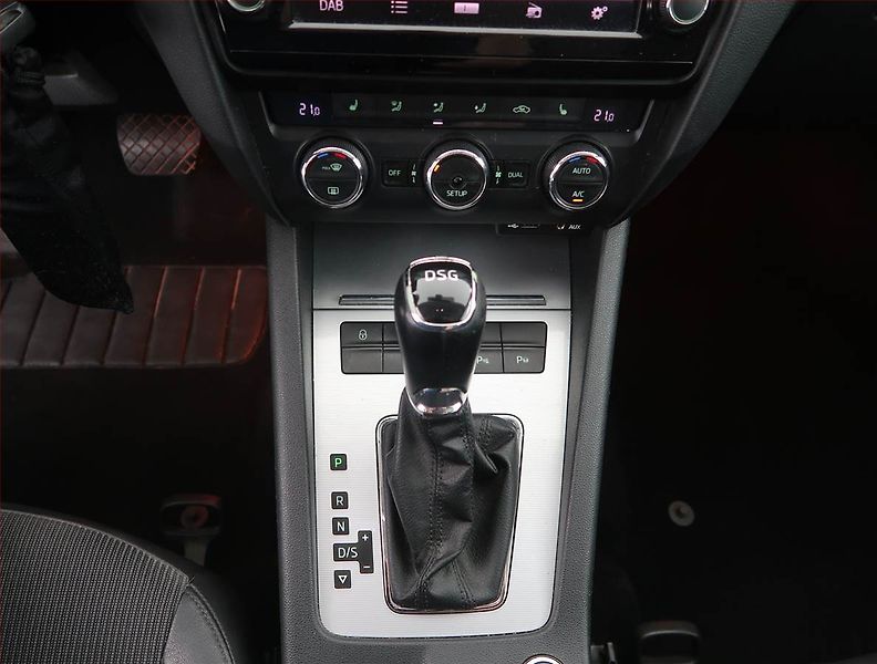 Škoda Octavia (2013) Ambition Plus 2.0 TDI, Automat - fotka 13 z 20