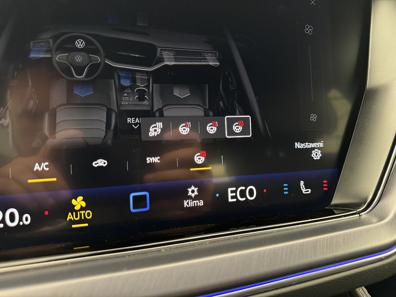 Volkswagen Touareg 3.0Tdi*1-MAJ*DPH*R-LINE*HUD* - fotka 41 z 47