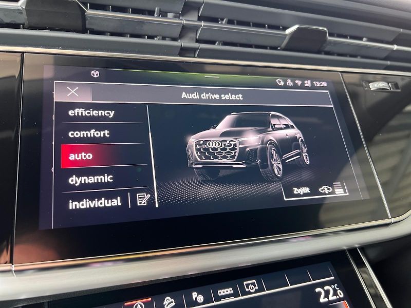 Audi Q7 (2025) S-LINE 50TDI 7MÍST TAŽNÝ DPH  - fotka 32 z 32
