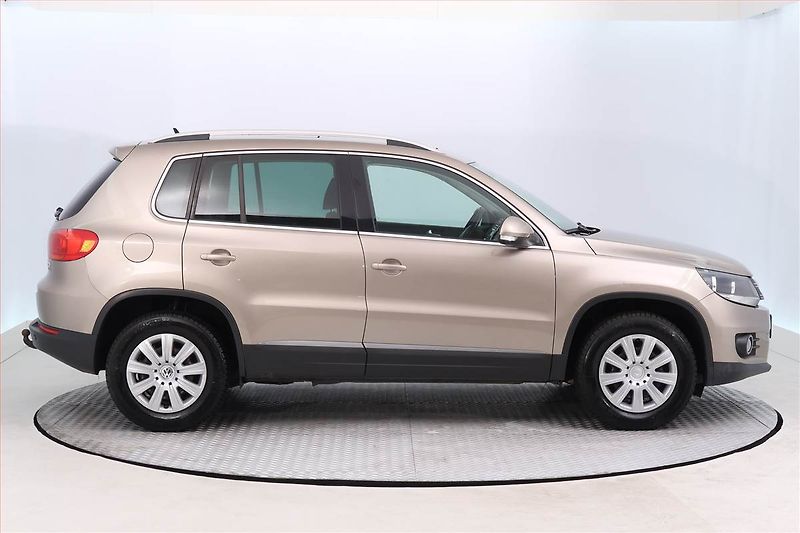 Volkswagen Tiguan (2012) 2.0 TDI, Tempomat - fotka 6 z 16