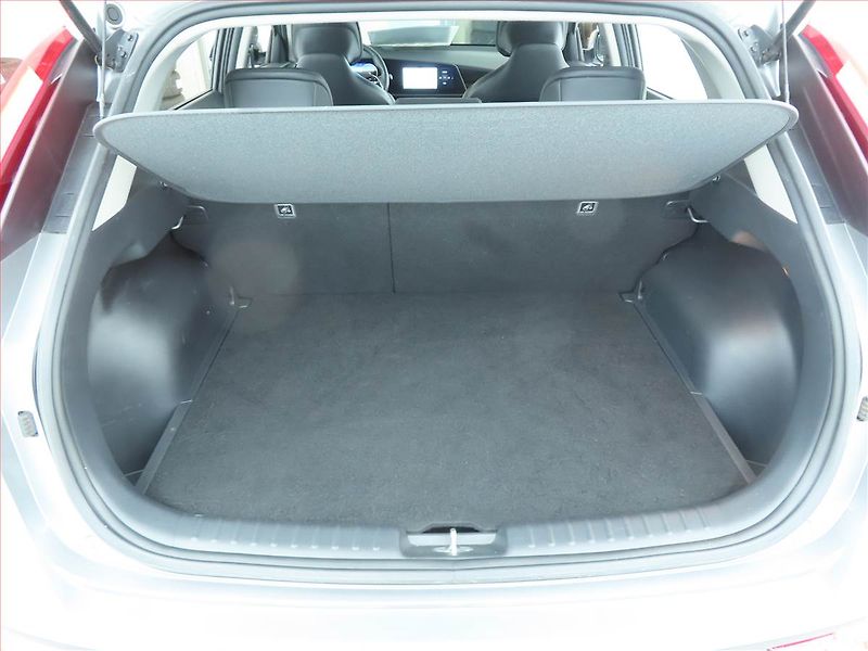 Kia Niro (2023) EV, SoH 100% - fotka 14 z 26