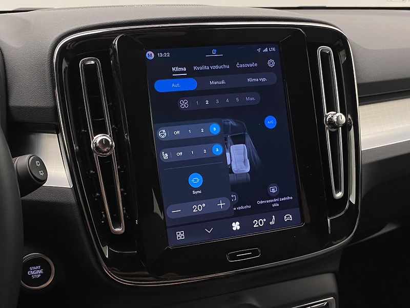 Volvo XC40 (2026) B3 AUT DARK PLUS - fotka 40 z 60
